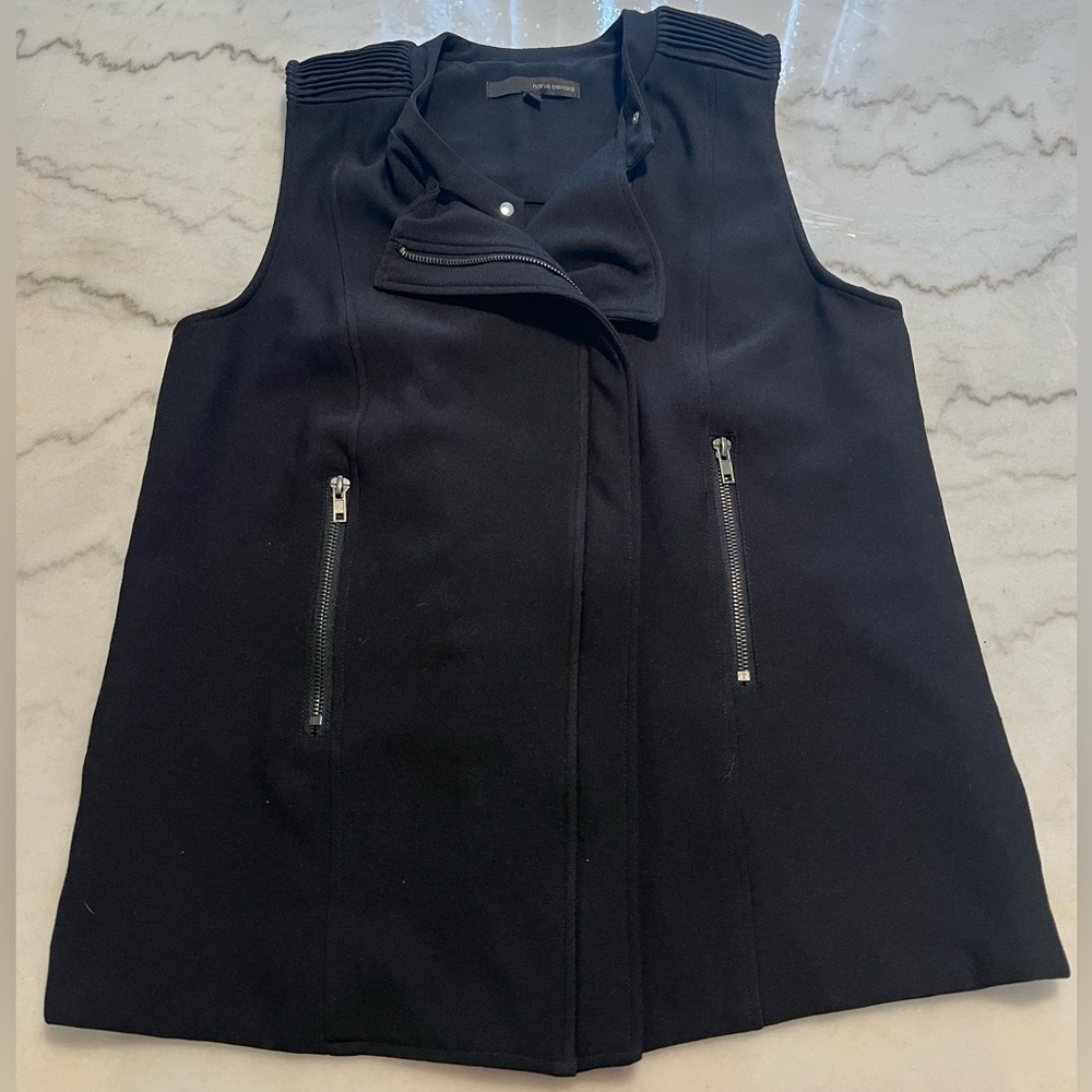 Harve Benard‎ Black Sleeveless Vest
